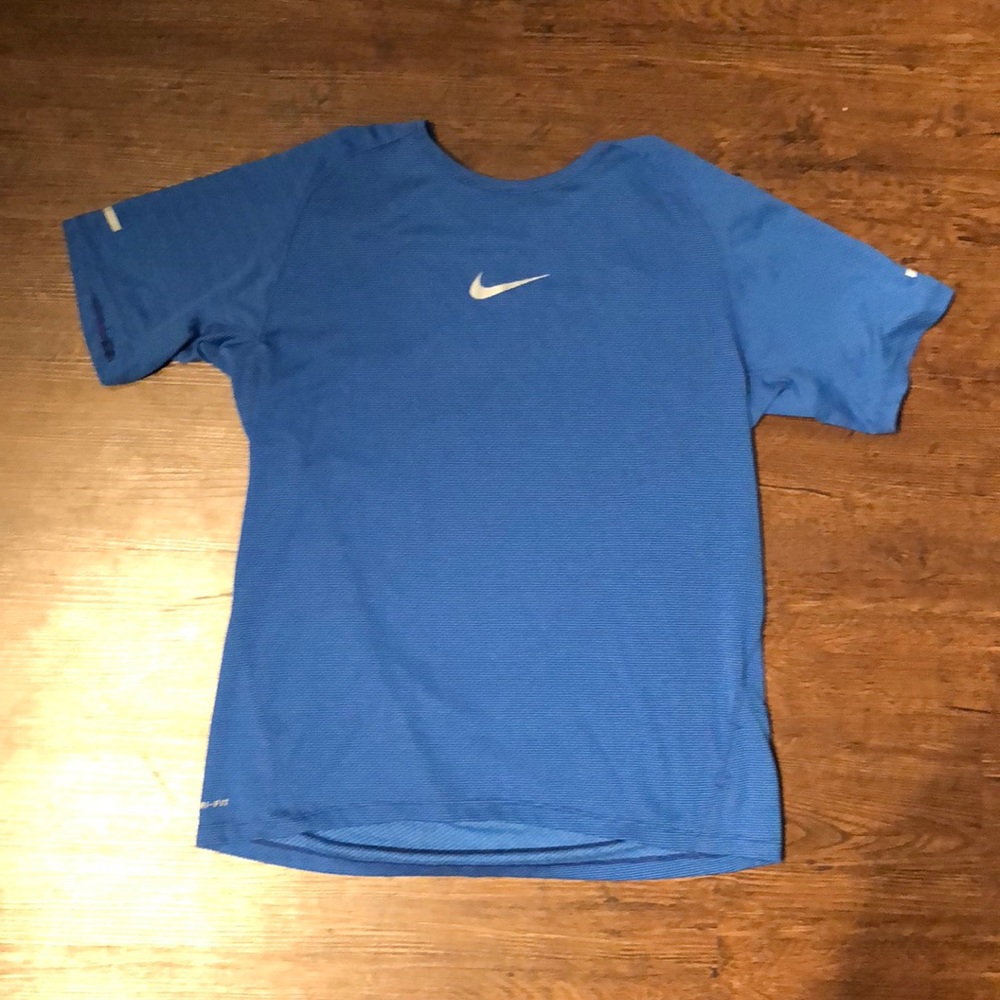 20% REDUCED: GREAT CONDITION Nike running top